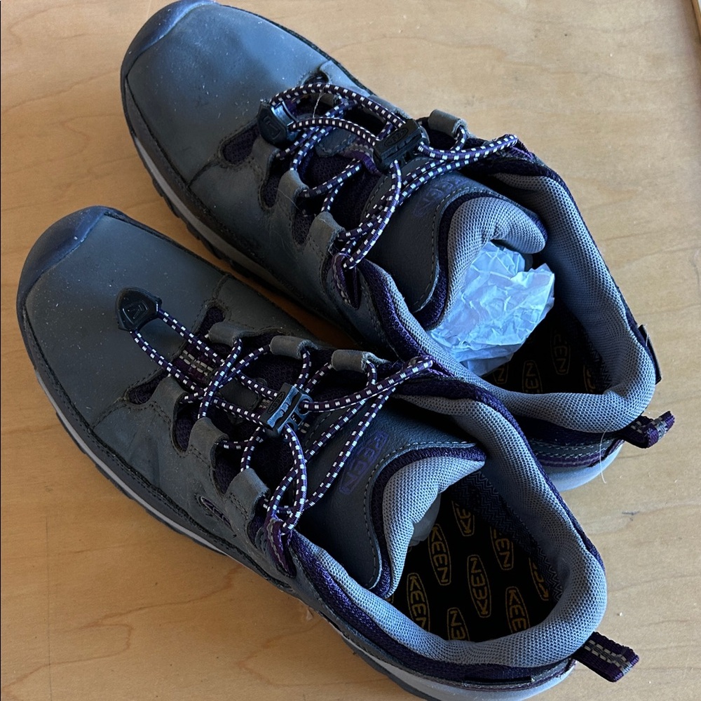 NWT KEEN Kids' Black and Purple Sneakers